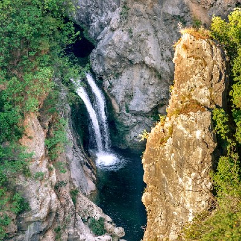Gubavica-Waterfall-Cetina-River-Canyon-Blog-Section-Image